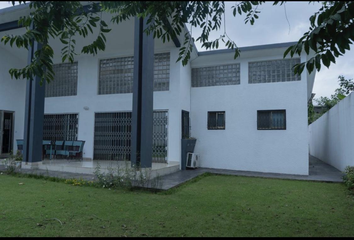 Vente d'une Maison / Villa : Abidjan-Cocody-Angré (Angre 7)
