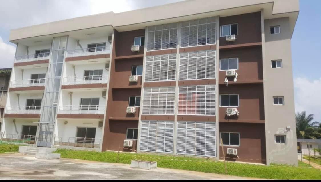 Vente d'un Immeuble à 13.500.000.000 FCFA  : Abidjan-Cocody-Riviera (Rivera 4)