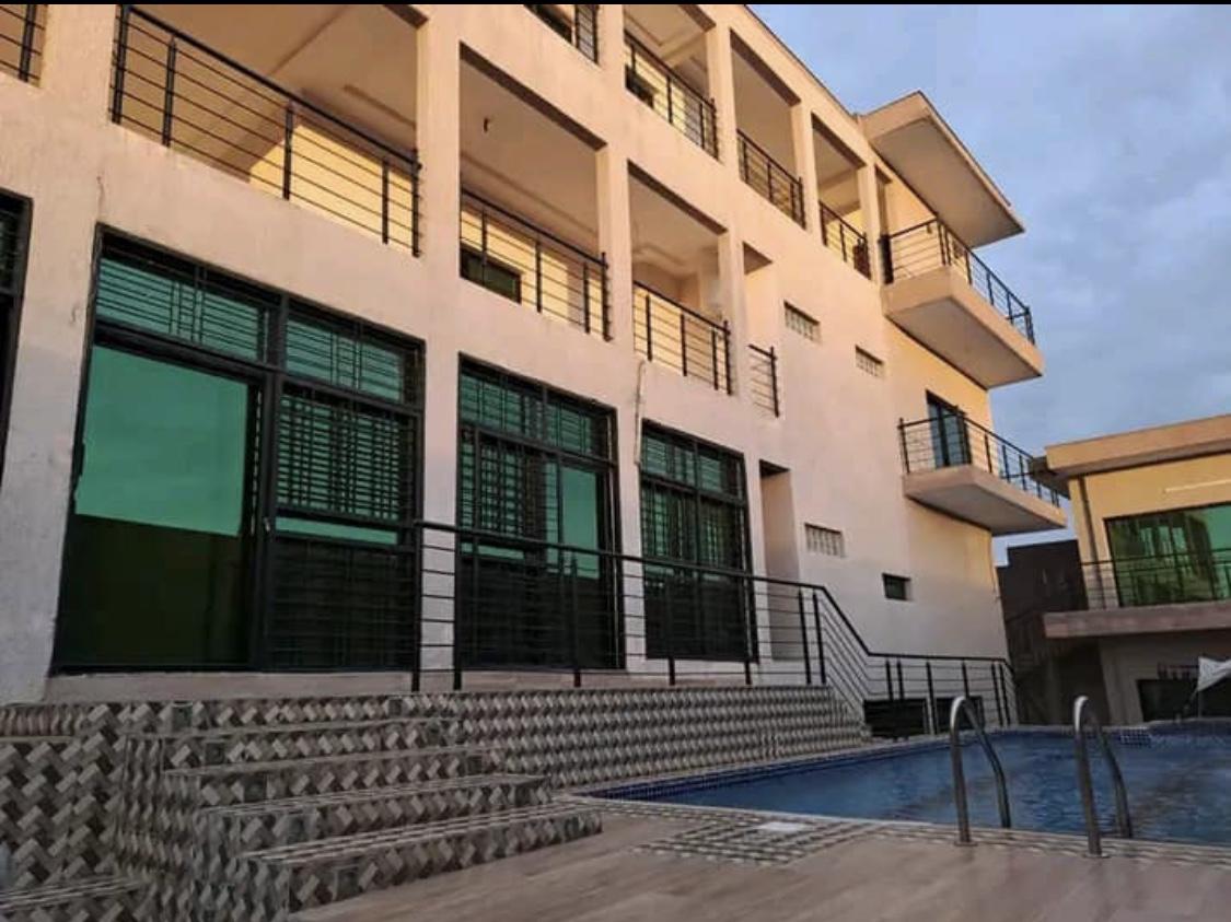 Vente d'une Maison / Villa de 10 pièce(s) à 450.000.000 FCFA : Abidjan-Cocody-Angré (Cocody chu )