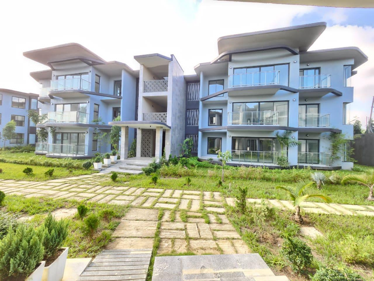 Location d'un Appartement de 4 pièce(s) à 2.500.000.000 FCFA : Abidjan-Cocody-Riviera (Rivera 4)