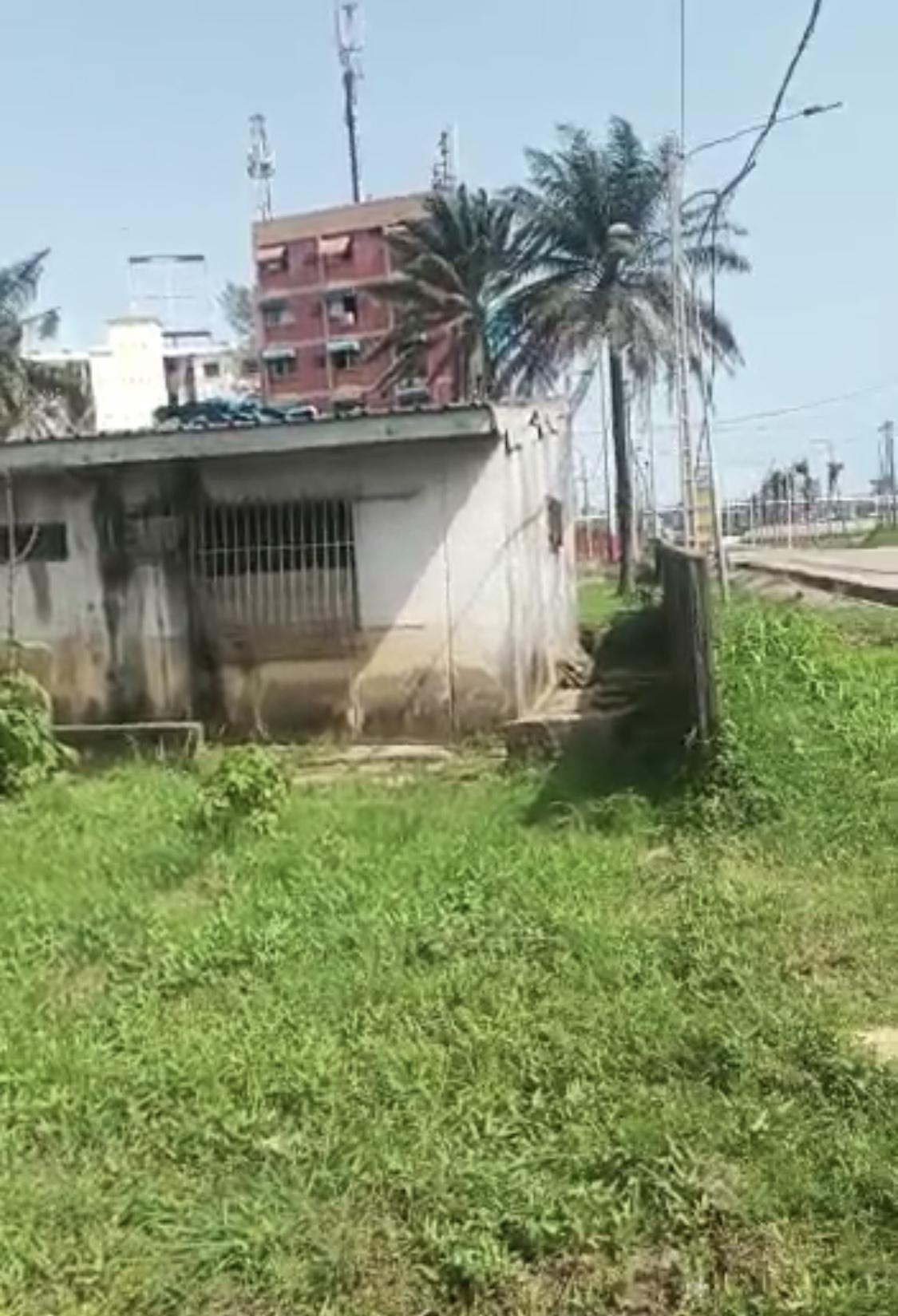 Vente d'un Terrain : Abidjan-Cocody centre (DANGA )