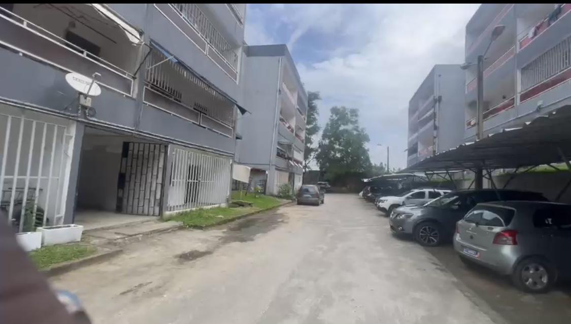 Vente d'un Immeuble : Abidjan-Cocody-2 Plateaux (Cocody )