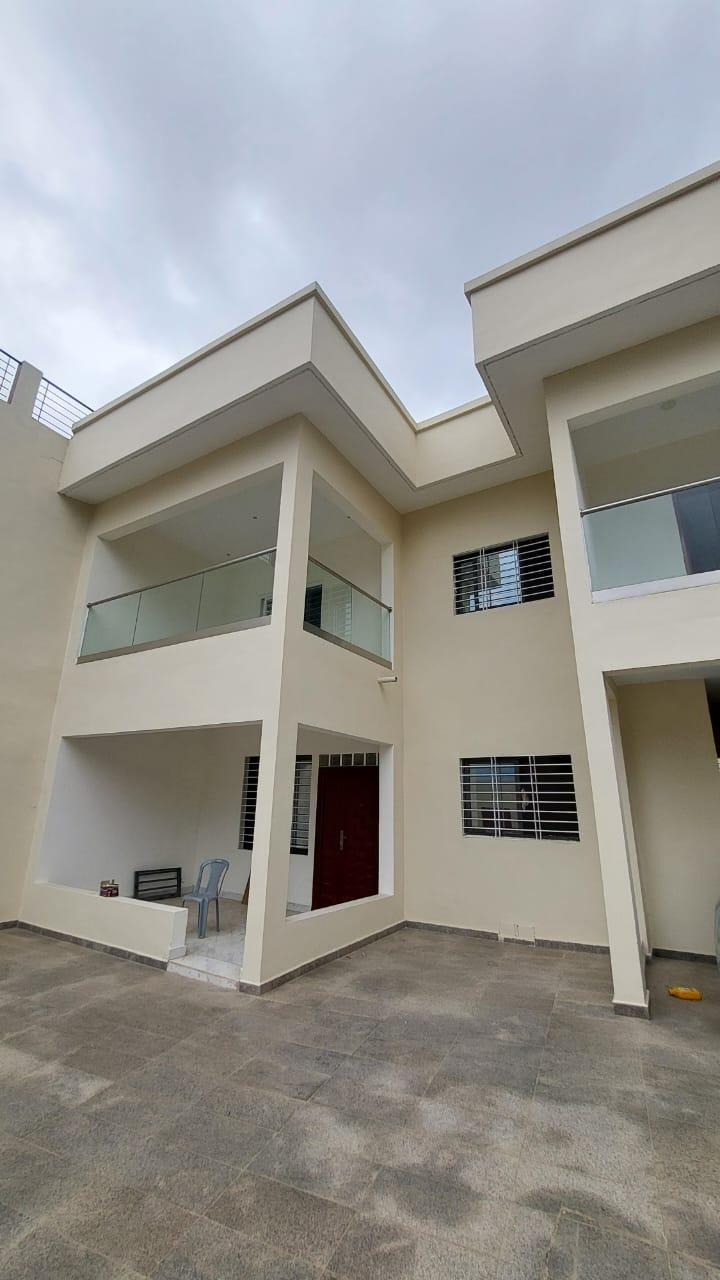 Vente d'une Maison / Villa : Abidjan-Cocody-Riviera (COCODY)