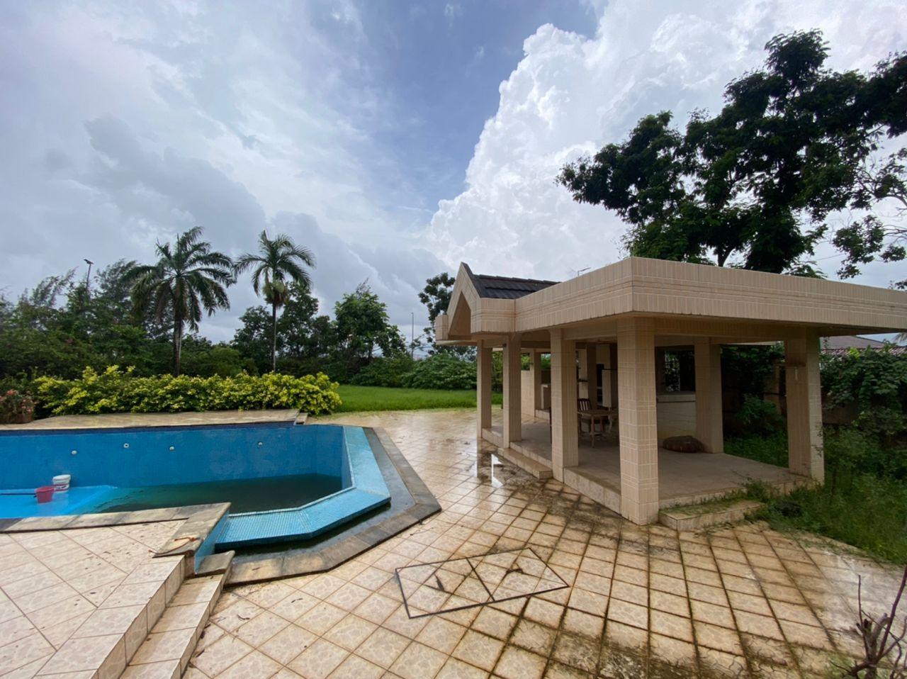 Vente d'une Maison / Villa : Abidjan-Cocody-Riviera (Rivera golf 4)