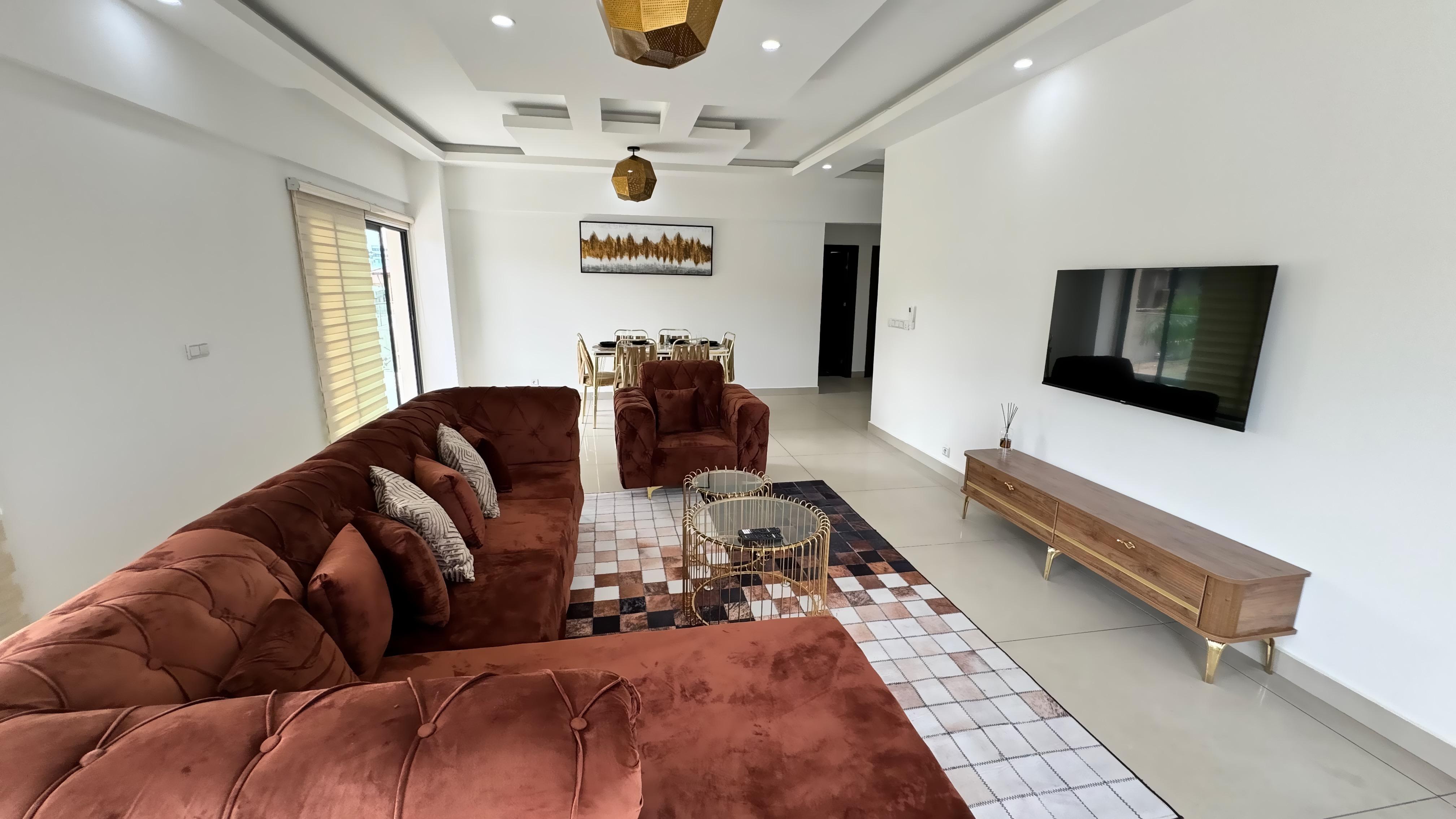 Location meublée d'un Appartement : Abidjan-Cocody-Riviera (Riviera triangle)