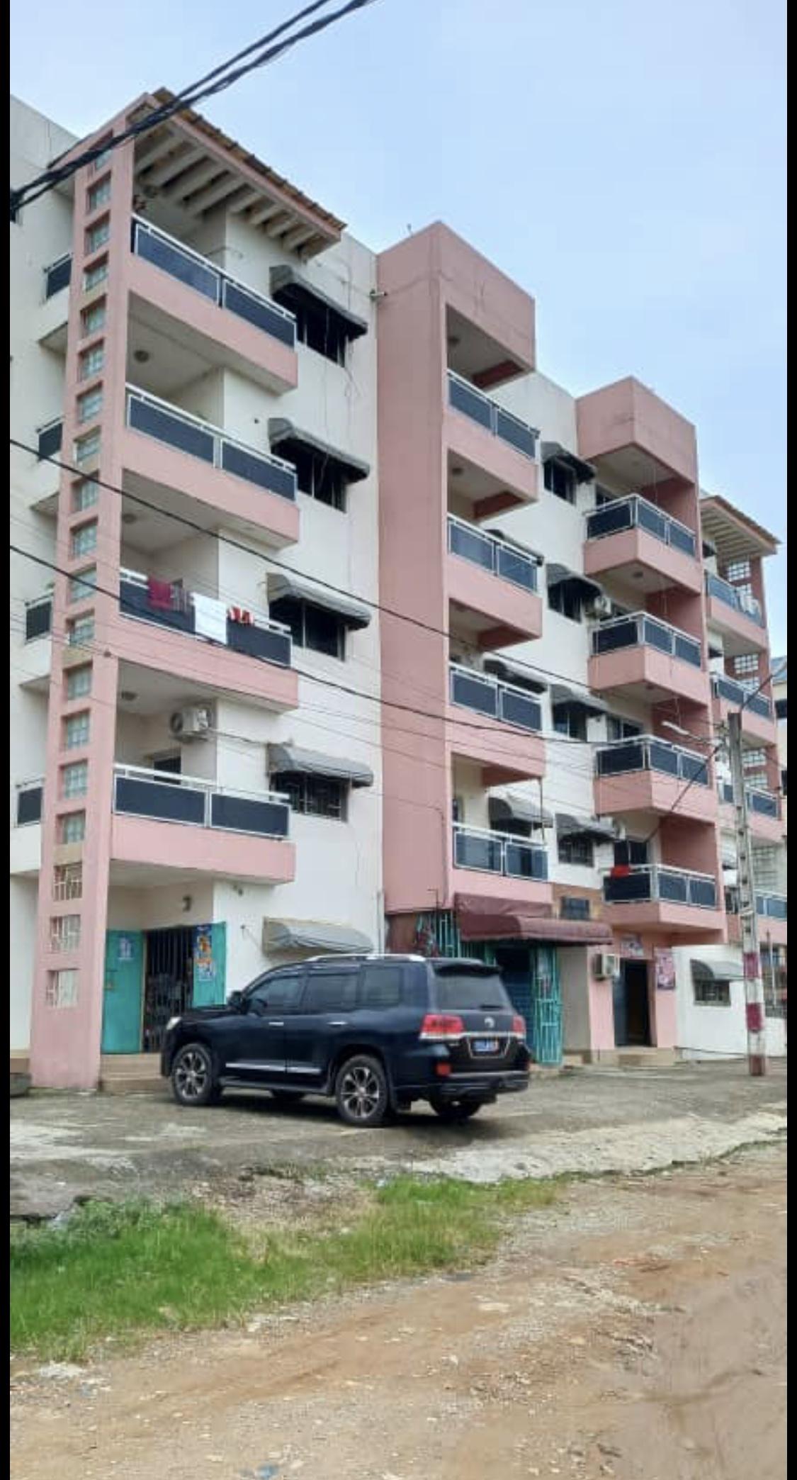 Vente d'un Immeuble à 650.000.000 FCFA  : Abidjan-Cocody-Riviera (Cocody faya )