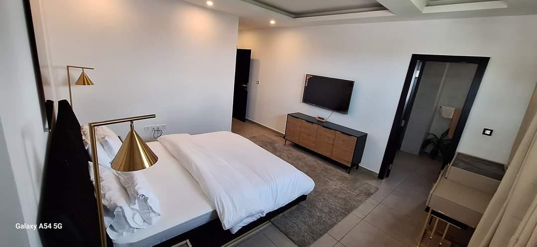 Location meublée d'un Appartement de 4 pièce(s) à 180.000 FCFA : Abidjan-Marcory (Zone4)