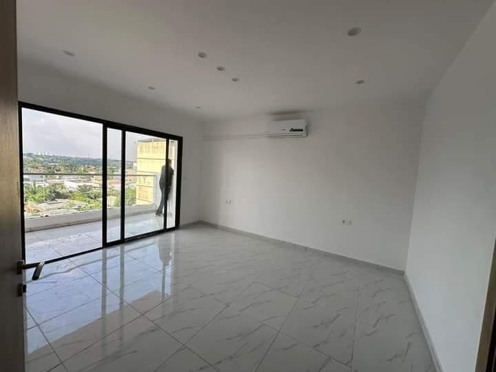 Location d'un Appartement de 4 pièce(s) à 1.000.000 FCFA : Abidjan-Marcory (Residentiel)