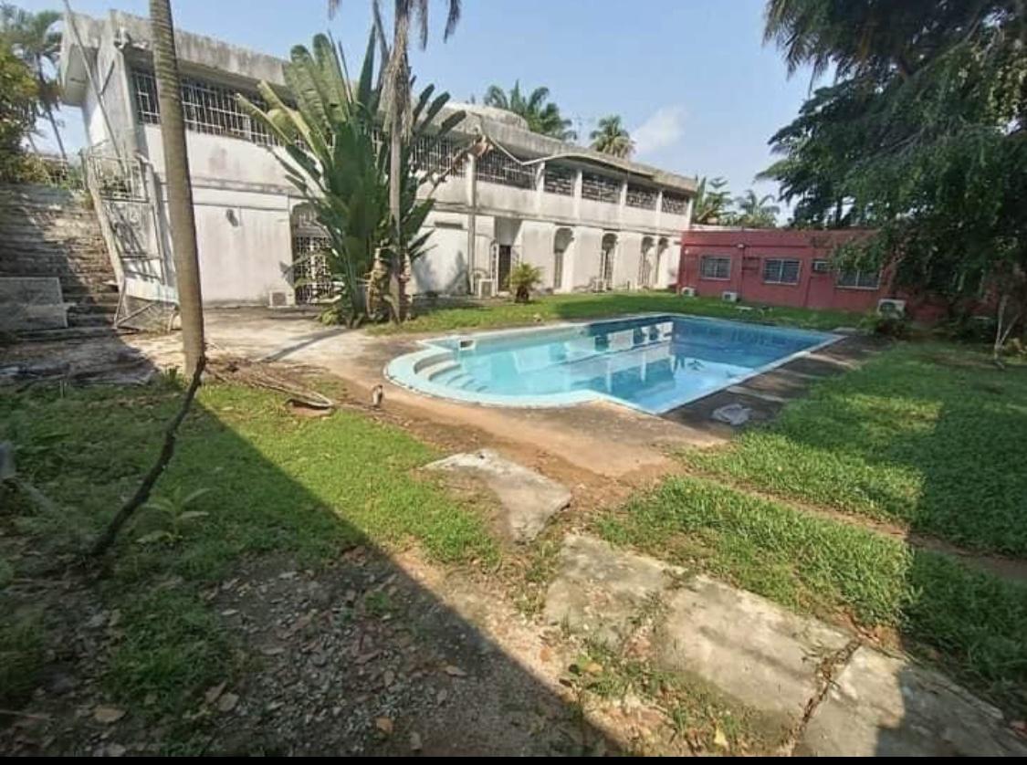 Vente d'une Maison / Villa de 18 pièce(s) à 980.000.000 FCFA : Abidjan-Cocody centre (Cocody )