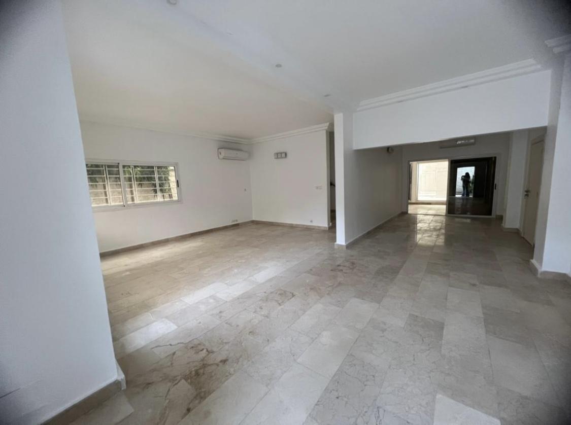 Vente d'une Maison / Villa de 9 pièce(s) à 520.000.000 FCFA : Abidjan-Cocody-Riviera (Rivera 3)