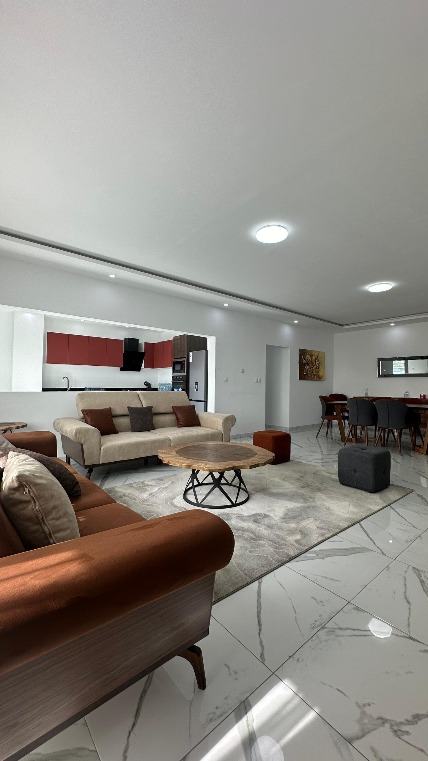 Location meublée d'un Appartement de 4 pièce(s) à 175.000 FCFA : Abidjan-Cocody-Riviera (M'Badon )