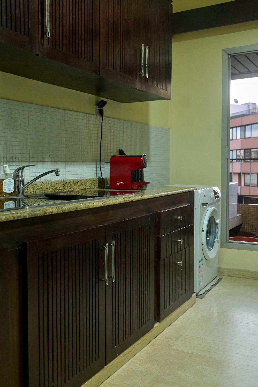 Location meublée d'un Appartement de 2 pièce(s) à 80.000 FCFA : Abidjan-Plateau ()