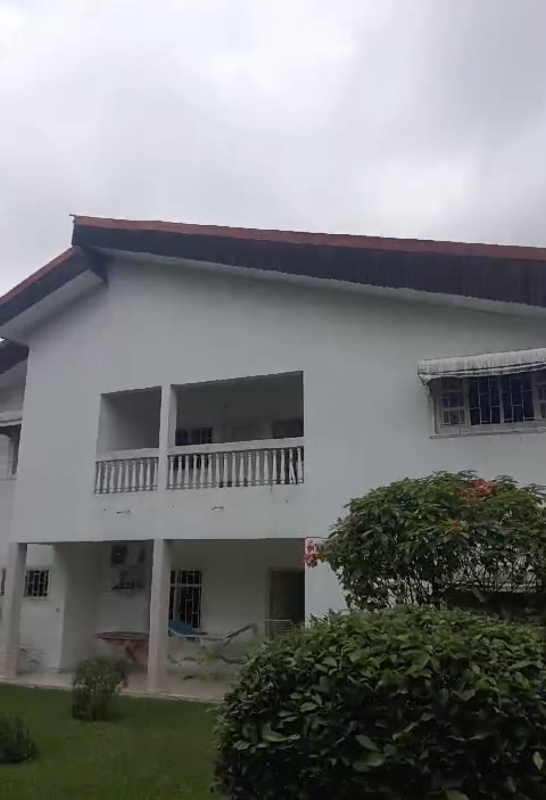 Vente d'une Maison / Villa de 10 pièce(s) à 650.000.000 FCFA : Abidjan-Cocody-2 Plateaux (Cocody au vallon )