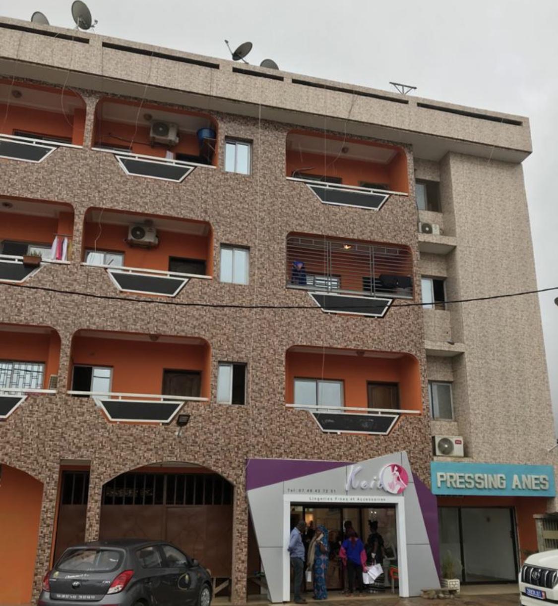 Vente d'un Immeuble à 875.000.000 FCFA  : Abidjan-Cocody-Riviera (Rivera bounoumin )