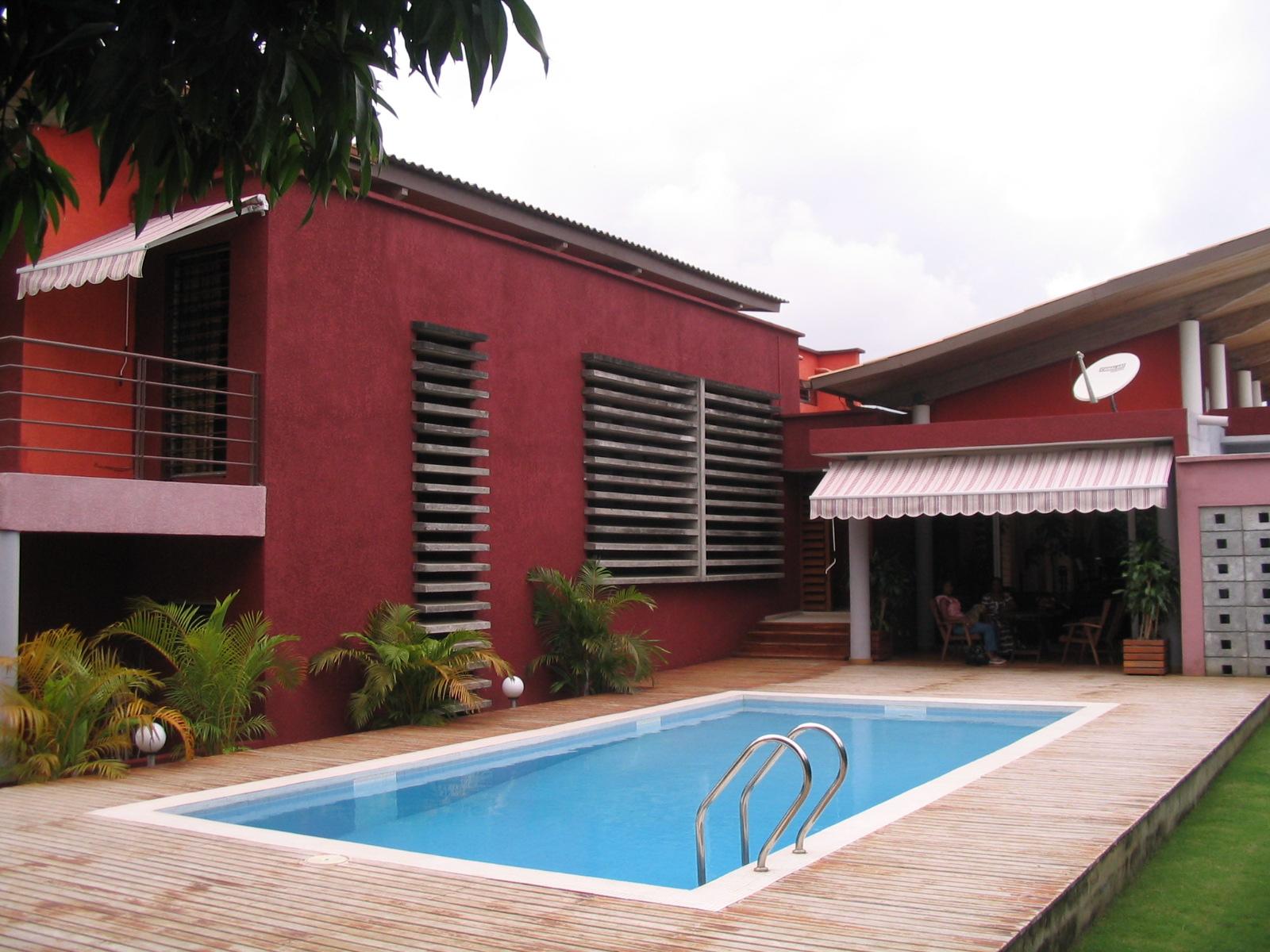 Vente d'une Maison / Villa de 9 pièce(s) à 500.000.000 FCFA : Abidjan-Cocody-Riviera (Abatta )