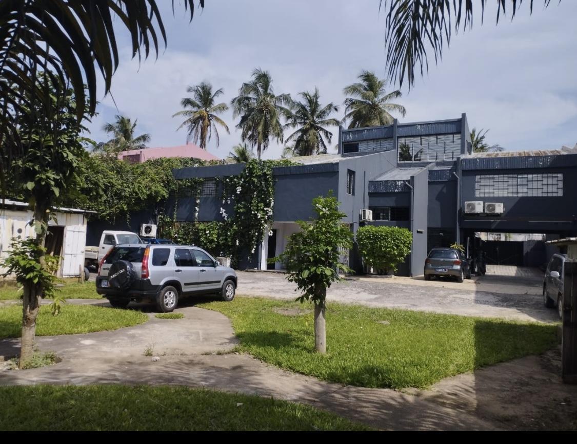 Vente d'une Maison / Villa de 12 pièce(s) à 1.600.000.000 FCFA : Abidjan-Cocody-2 Plateaux (Cocody vallon )