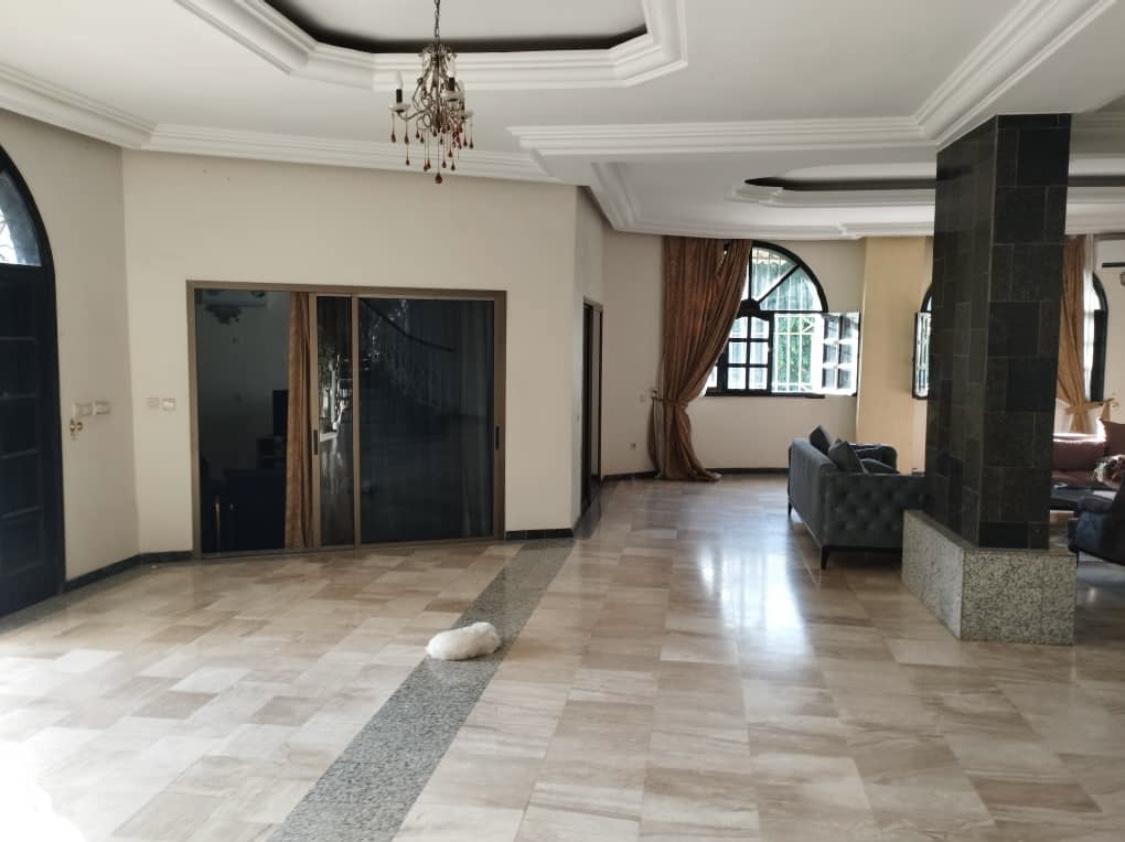 Vente d'une Maison / Villa de 17 pièce(s) à 755.000.000 FCFA : Abidjan-Cocody-Riviera (Akouedo )