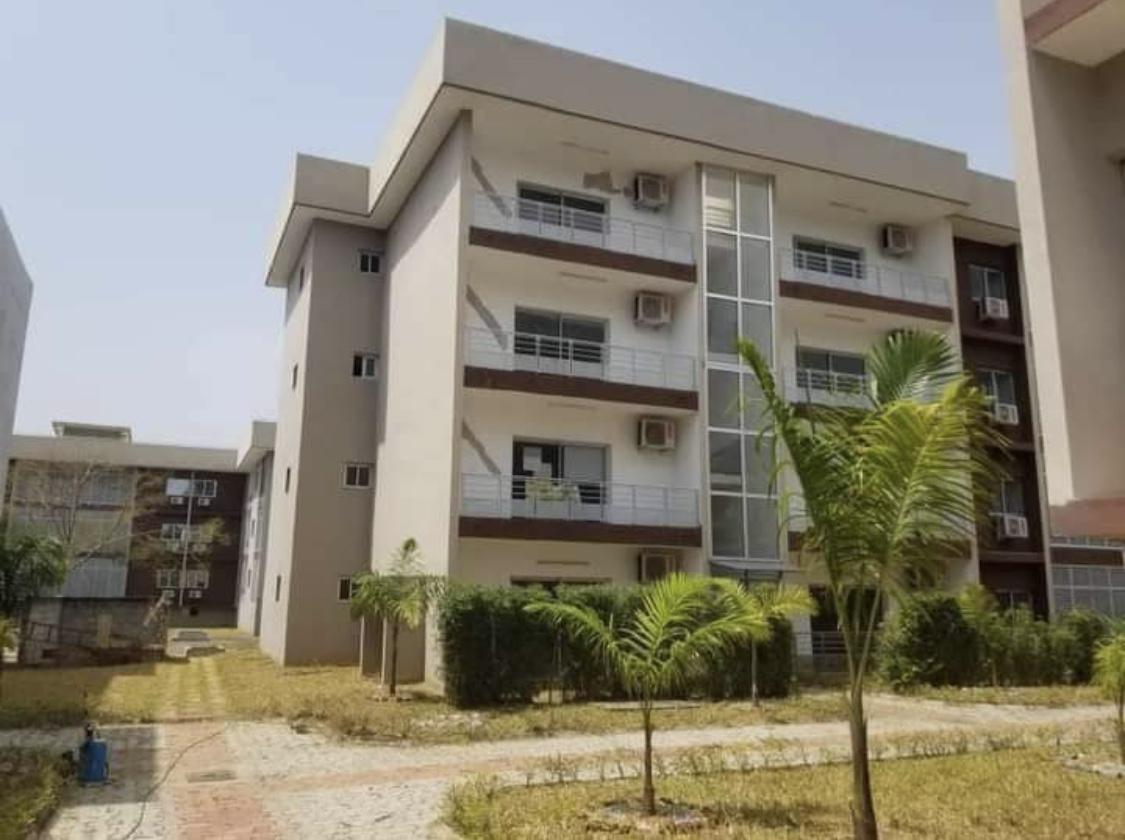 Vente d'un Immeuble : Abidjan-Cocody-Riviera (Rivera 3)