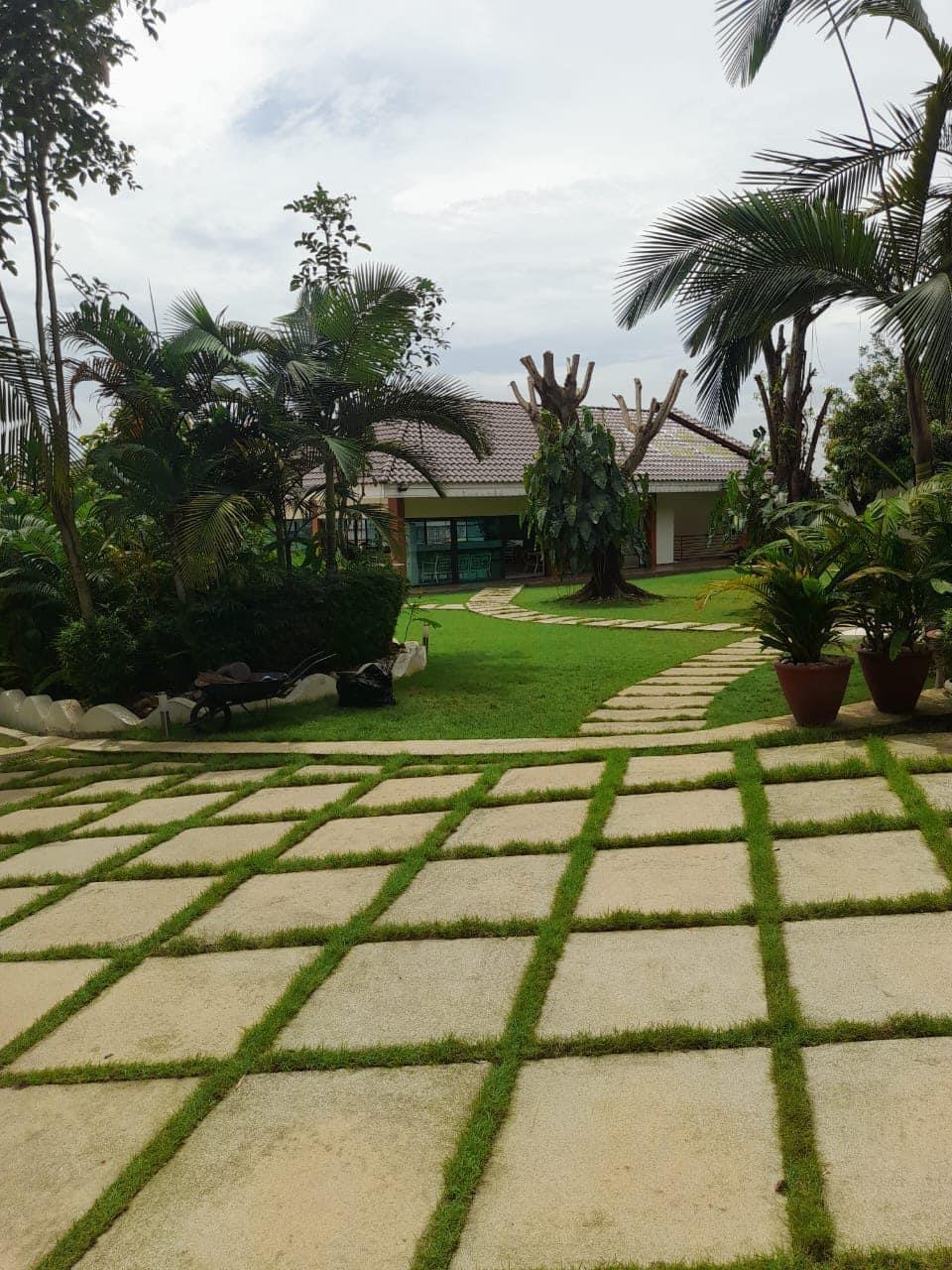 Vente d'une Maison / Villa de 15 pièce(s) à 3.500.000.000 FCFA : Abidjan-Cocody-Riviera (Rivera golf 4)