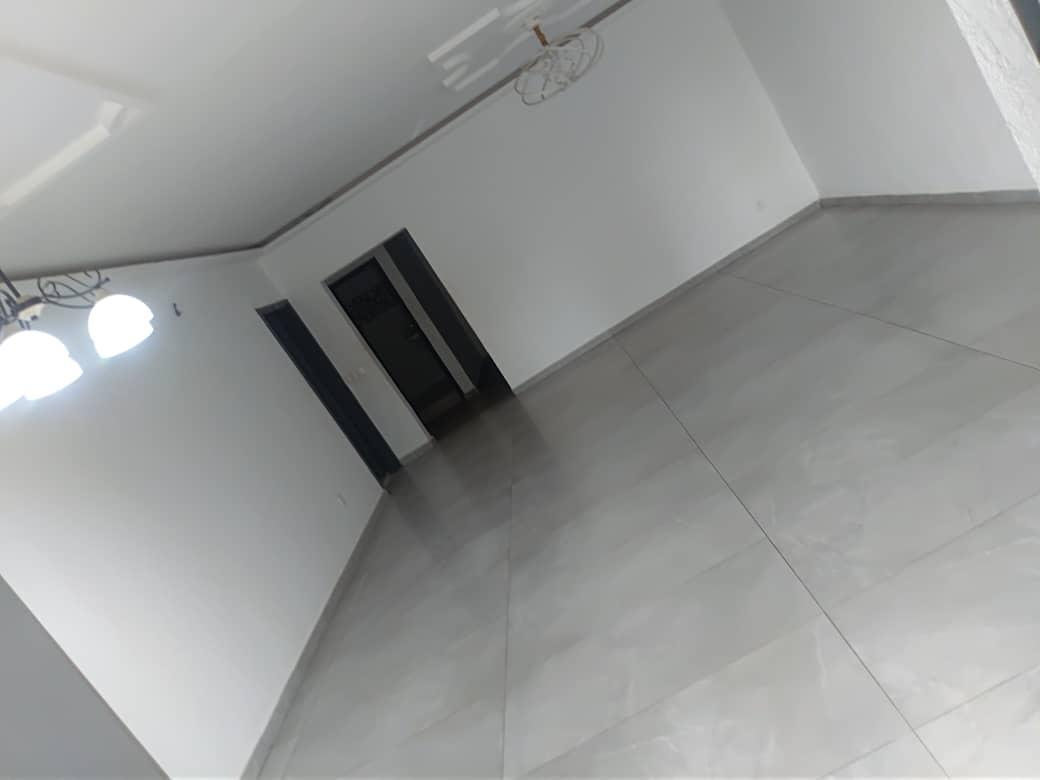 Location d'un Appartement de 3 pièce(s) à 200.000 FCFA : Yamoussoukro-Yamoussoukro (Morofe)
