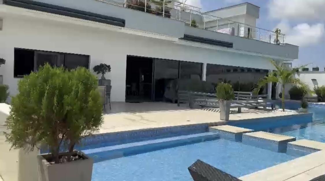 Vente d'une Maison / Villa de 4 pièce(s) à 1.000.000.000 FCFA : Abidjan-Port-Bouet (Port Bouet )