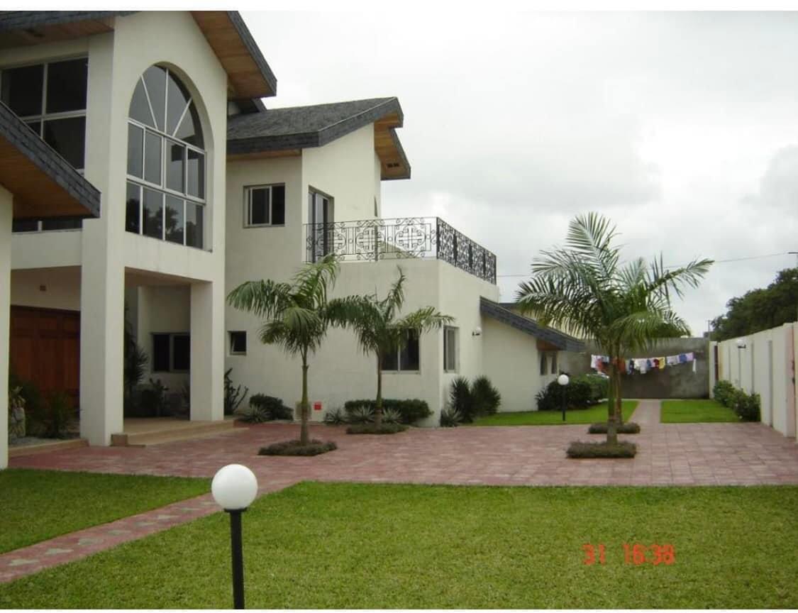 Vente d'une Maison / Villa : Abidjan-Cocody-Riviera (golf 4)
