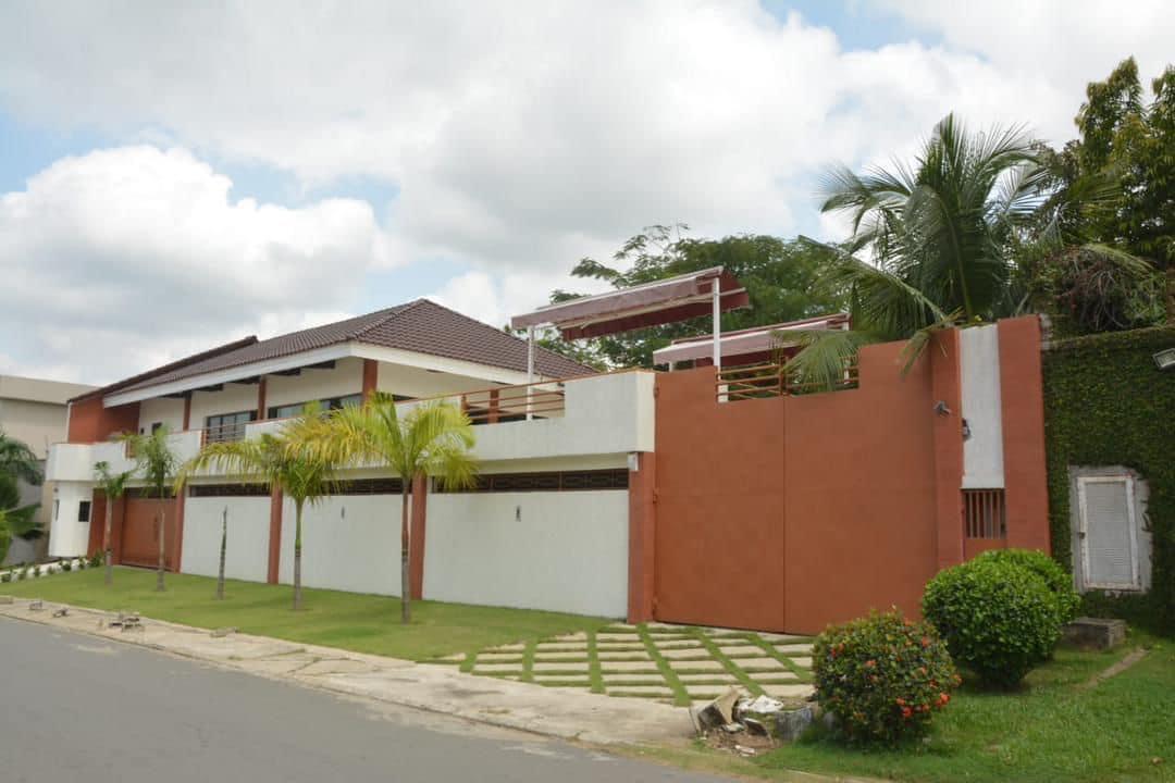 Vente d'une Maison / Villa : Abidjan-Cocody-Riviera (Cocody golf 4)