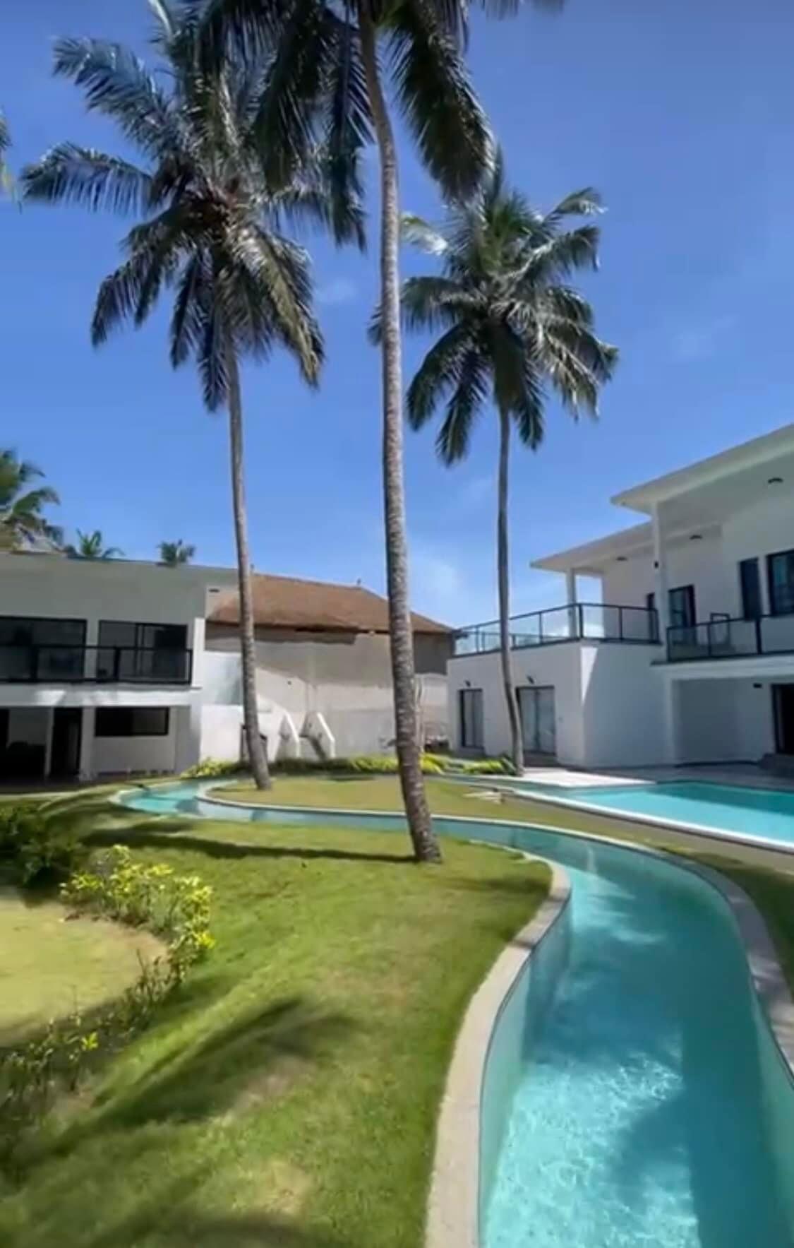 Vente d'une Maison / Villa de 9 pièce(s) à 1.000.000.000 FCFA : Abidjan-Port-Bouet (Bassam )