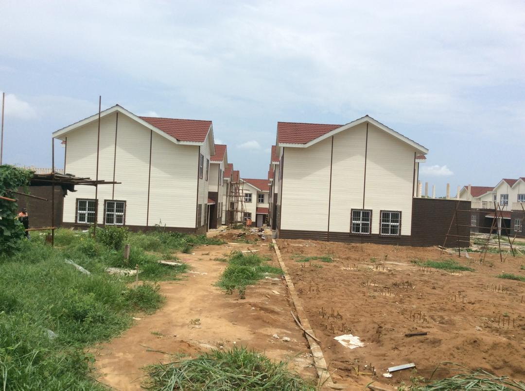 Vente d'une Maison / Villa de 36 pièce(s) à 5.500.000.000 FCFA : Abidjan-Yopougon (Songon )