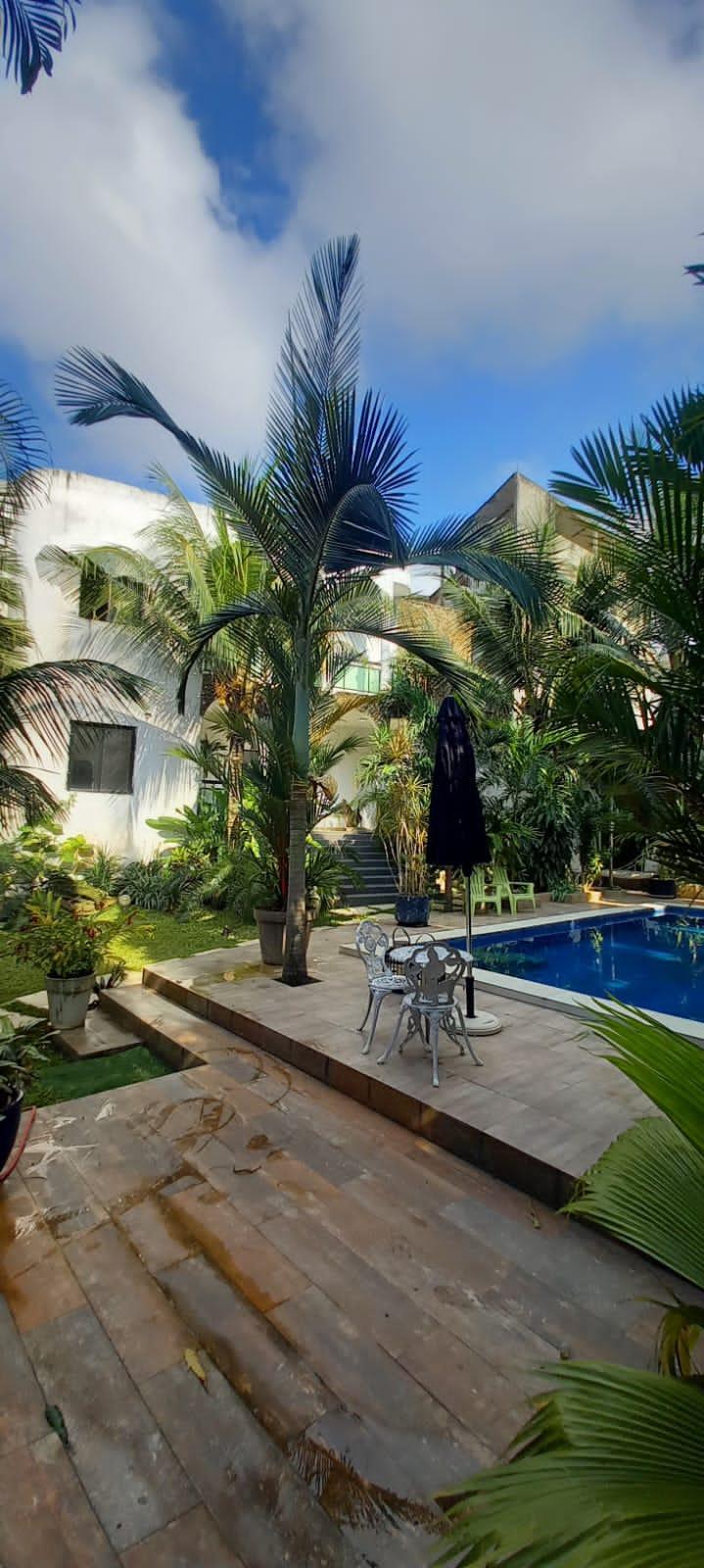 Vente d'une Maison / Villa de 14 pièce(s) à 500.000.000 FCFA : Abidjan-Cocody-Riviera (Angre chu )