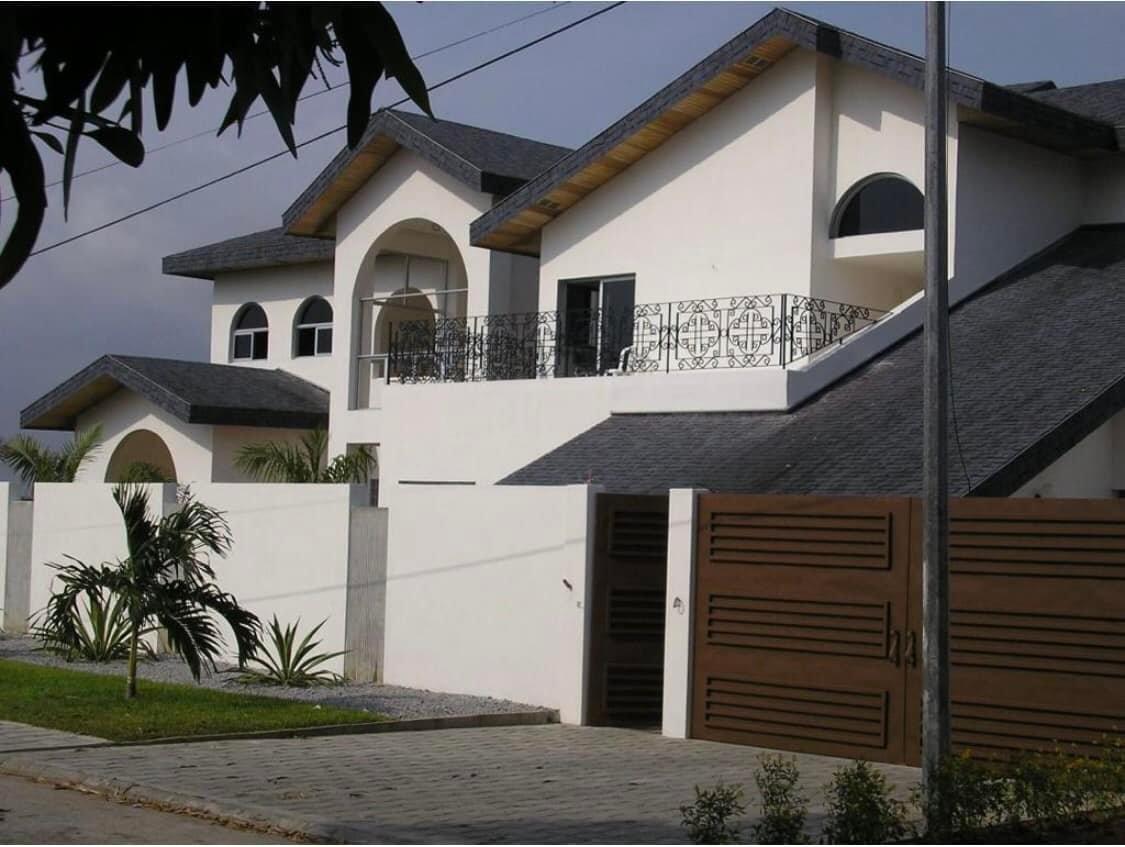 Vente d'une Maison / Villa de 12 pièce(s) à 2.500.000.000 FCFA : Abidjan-Cocody-Riviera (Rivera 4 )
