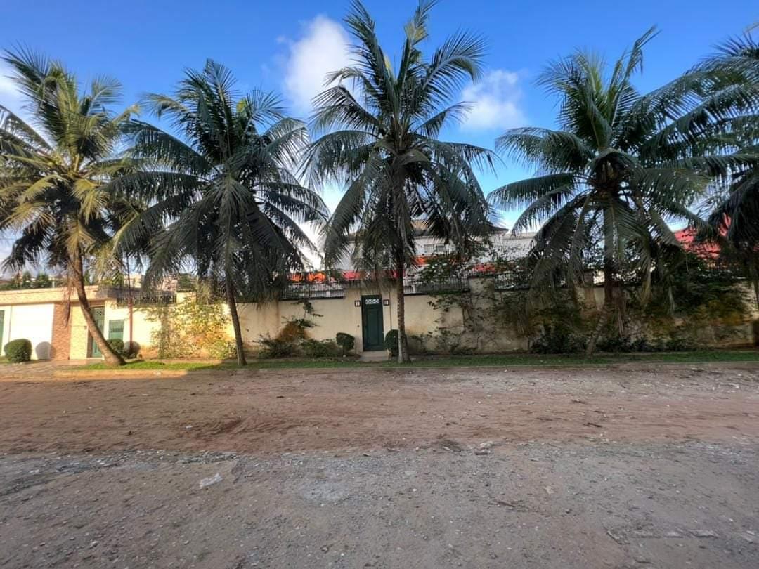 Vente d'une Maison / Villa : Abidjan-Cocody-Riviera (Abatta )