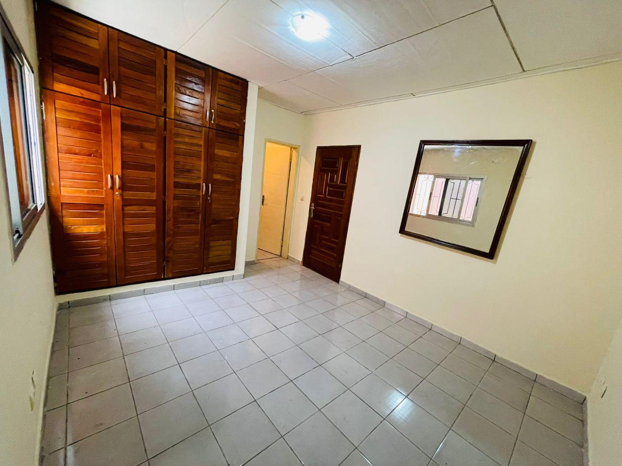 Location d'une Maison / Villa de 4 pièce(s) à 600.000 FCFA : Abidjan-Cocody-Riviera (M'badon )