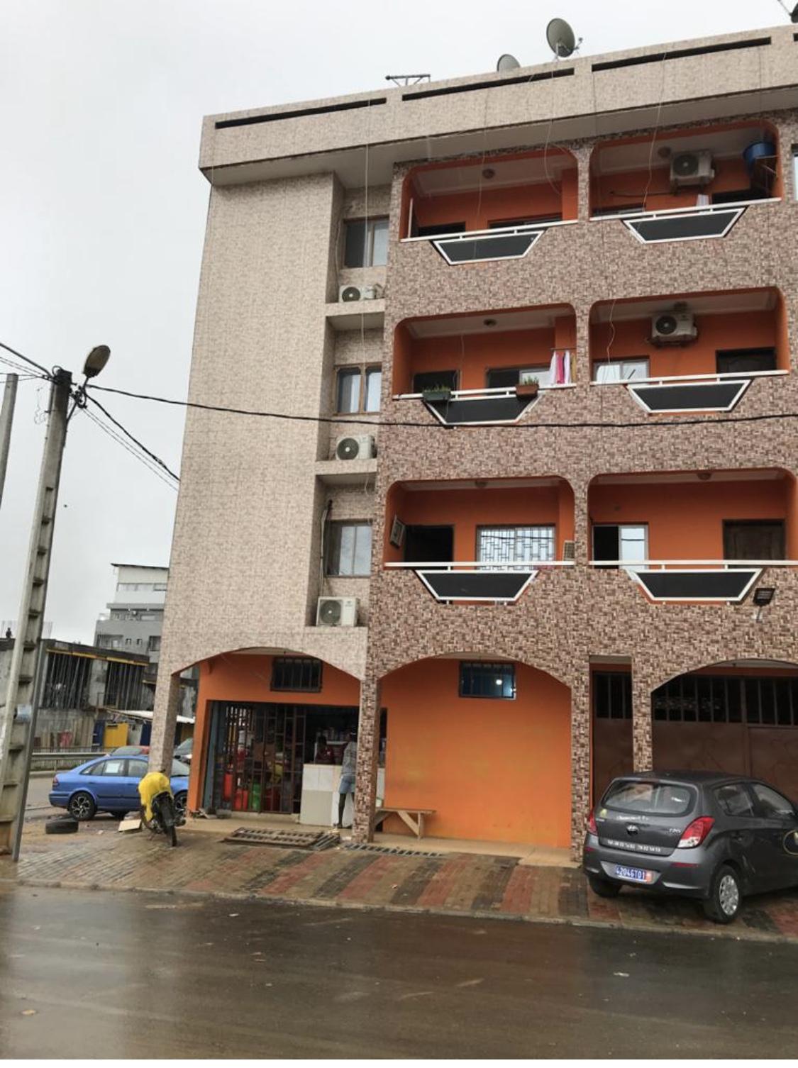 Vente d'un Immeuble à 850.000.000 FCFA  : Abidjan-Cocody-Riviera (Cocody )