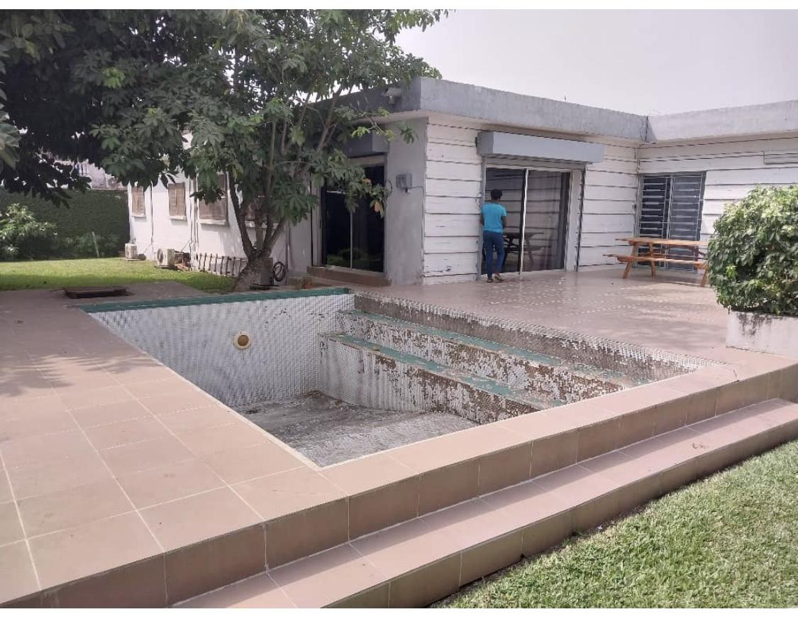 Vente d'une Maison / Villa de 5 pièce(s) à 700.000.000 FCFA : Abidjan-Cocody centre (Cocody DANGA )