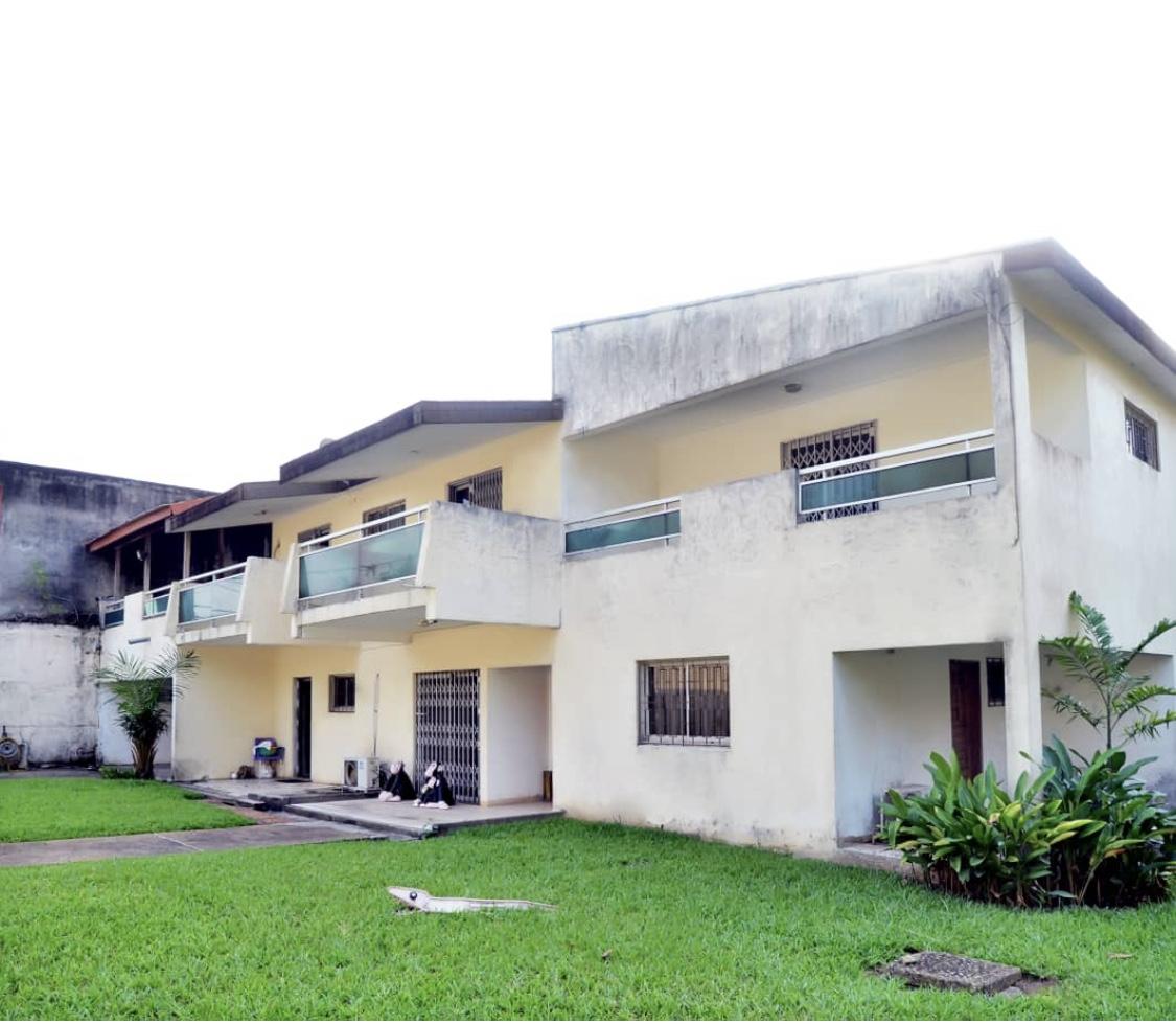 Vente d'une Maison / Villa de 12 pièce(s) à 950.000.000 FCFA : Abidjan-Cocody-Riviera (Rivera 3)