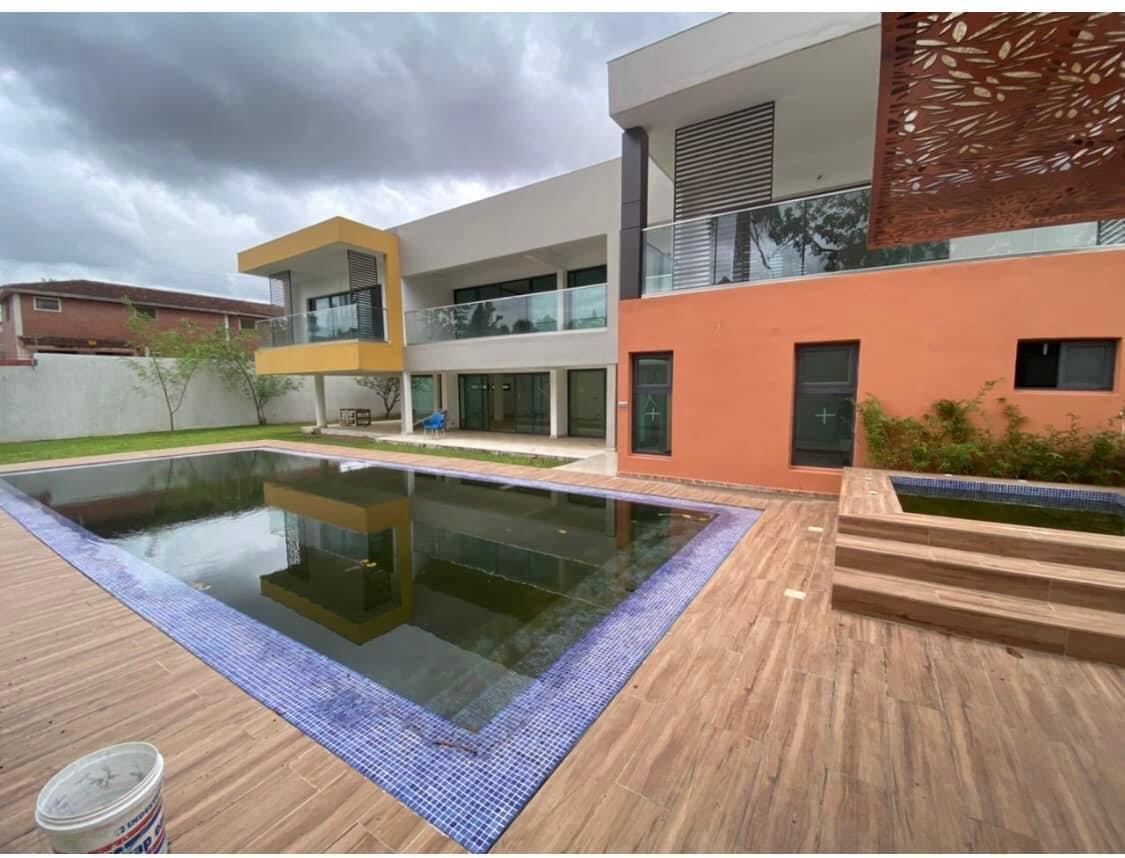 Vente d'une Maison / Villa de 9 pièce(s) à 1.800.000.000 FCFA : Abidjan-Cocody-Riviera (Rivera 3)