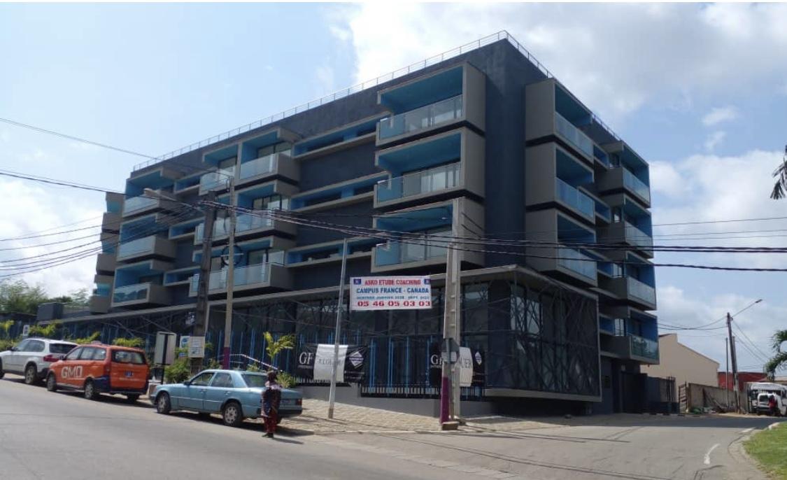 Vente d'un Immeuble à 4.000.000.000 FCFA  : Abidjan-Cocody-2 Plateaux (Rivera )