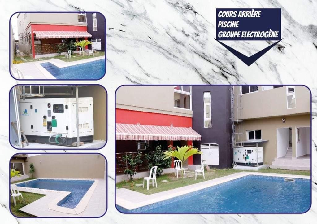 Location d'une Maison / Villa de 8 pièce(s) à 1.500.000 FCFA : Abidjan-Cocody-Riviera (Rivera 5)