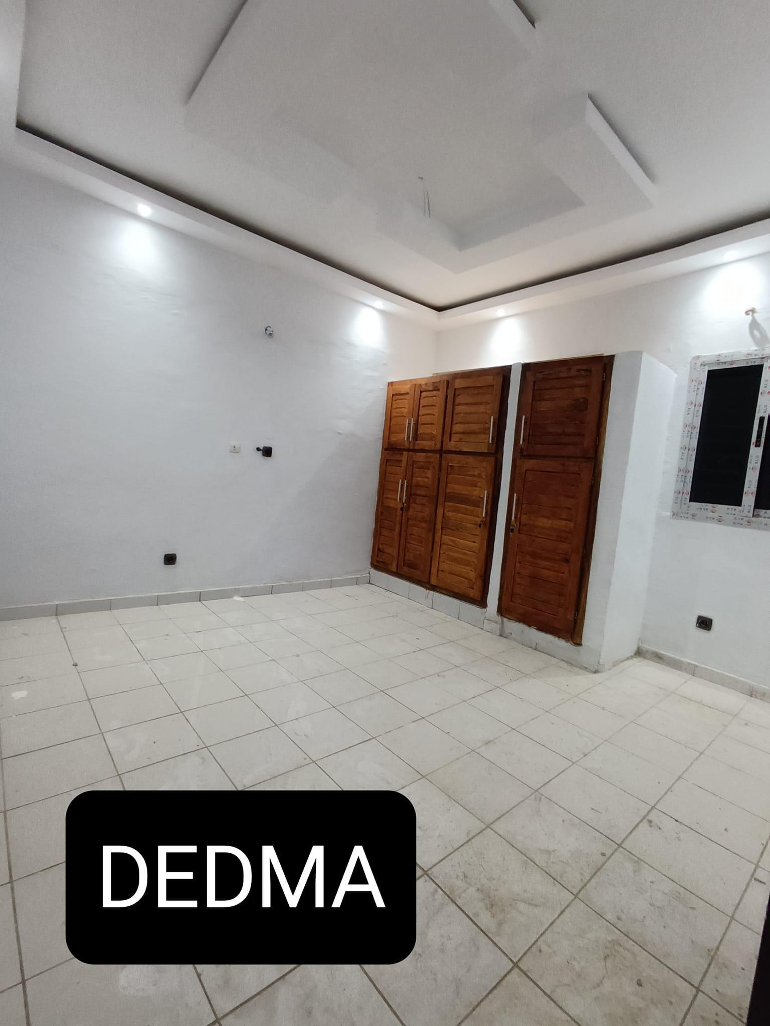 Location d'un Appartement de 3 pièce(s) à 250.000 FCFA : Abidjan-Cocody-Riviera (FAYA EPHRATA)