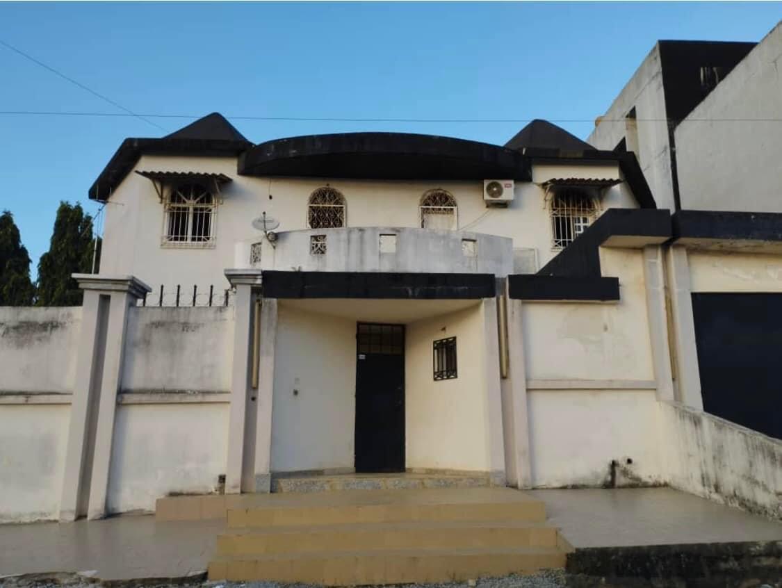 Vente d'une Maison / Villa : Abidjan-Cocody-Riviera (Akouedo )