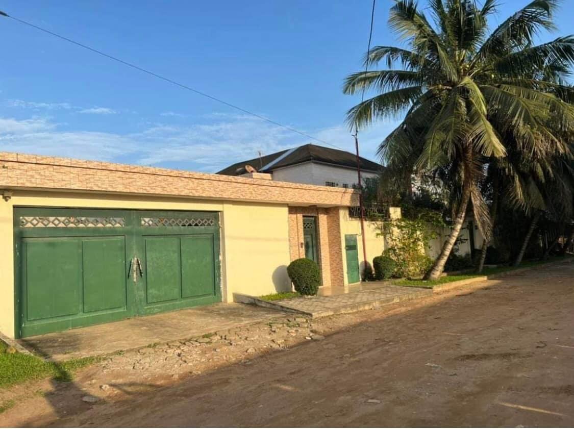 Vente d'une Maison / Villa : Abidjan-Cocody-Riviera (Cocody faya )