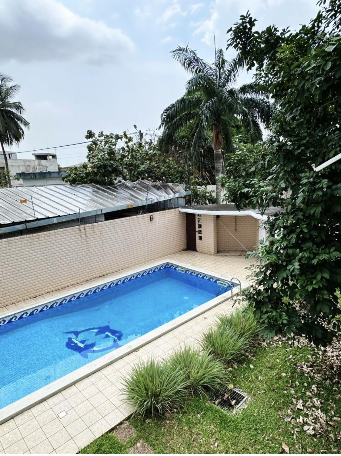 Location d'une Maison / Villa de 12 pièce(s) à 4.000.000 FCFA : Abidjan-Cocody-2 Plateaux (Vallon )