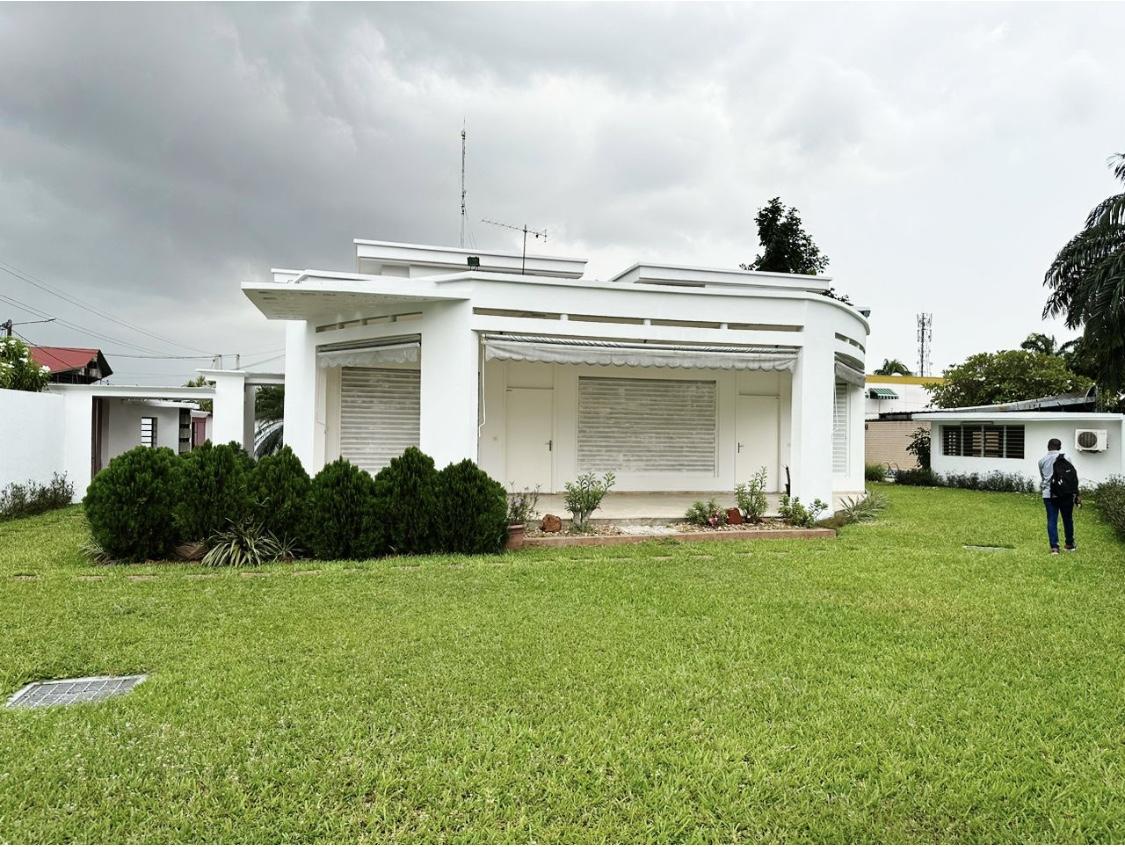 Location d'une Maison / Villa de 12 pièce(s) à 4.000.000 FCFA : Abidjan-Cocody-2 Plateaux (Vallon )