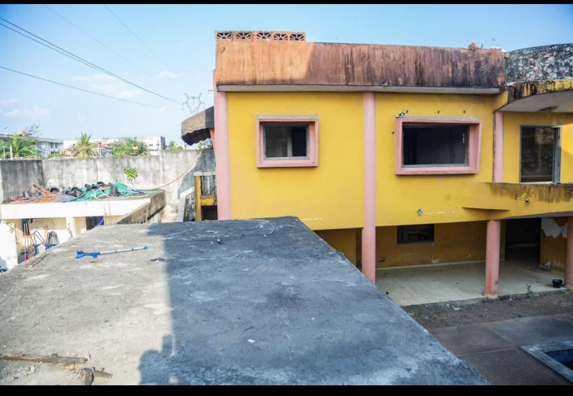 Vente d'une Maison / Villa de 20 pièce(s) à 800.000.000 FCFA : Abidjan-Cocody-Angré (Angre )