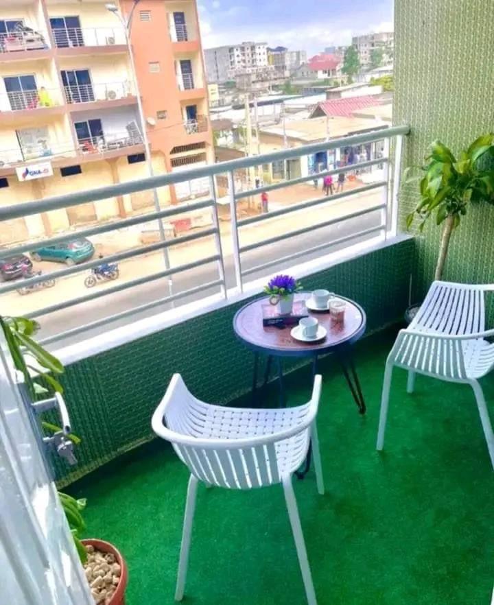 Location meublée d'un Appartement de 1 pièce(s) à 25.000 FCFA : Abidjan-Cocody-Angré (Nouveau chu)