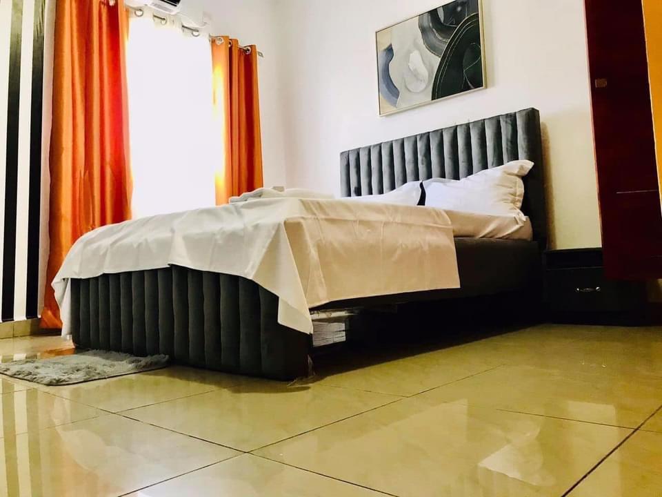 Location meublée d'un Appartement de 2 pièce(s) à 25.000 FCFA : Abidjan-Cocody-Angré (Angre chu )