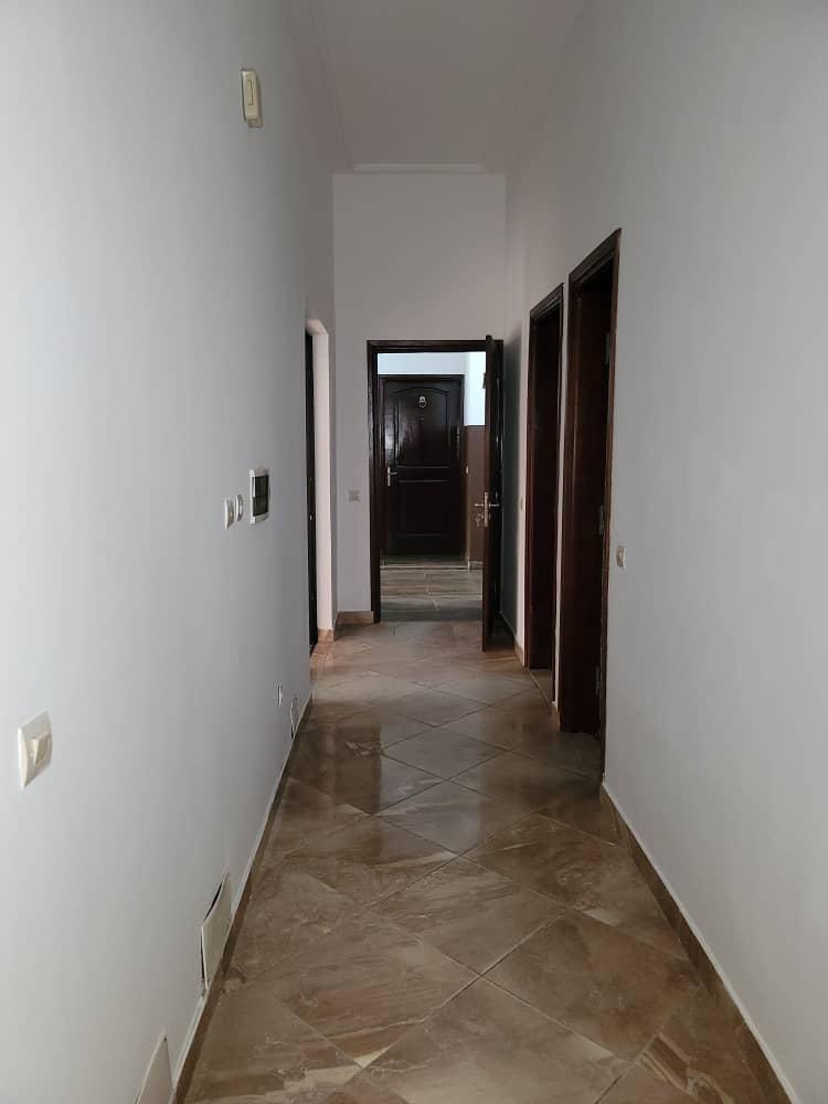 Location d'un Appartement de 31 pièce(s) à 700.000 FCFA : Abidjan-Cocody-2 Plateaux (Vallon)