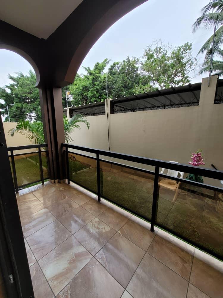Location d'un Appartement de 31 pièce(s) à 700.000 FCFA : Abidjan-Cocody-2 Plateaux (Vallon)