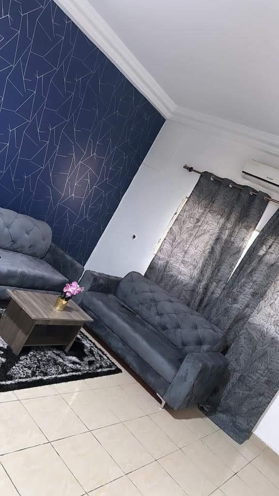 Location meublée d'un Appartement de 1 pièce(s) à 25.000 FCFA : Abidjan-Cocody centre (Palmeraie )